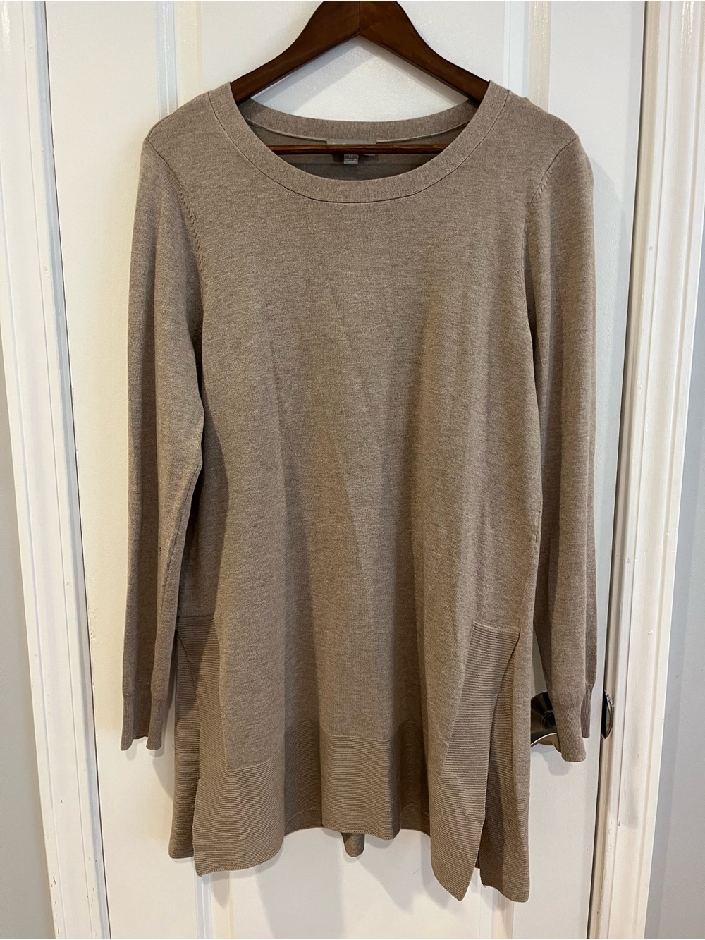 Women's Long Sleeve Tunic Sweater in Taupe
